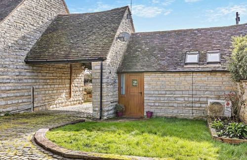 Ardens Grafton Cottage | The Cow Shed | Cottage near Stratford-upon-Avon