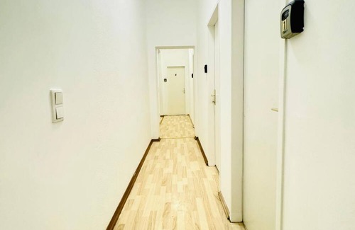 Floridsdorf Apartment | Cozy Room | Shared Apt Near FAC Platz