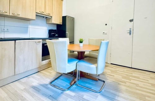 Floridsdorf Apartment | Cozy Private Room | Shared Flat Near FAC Platz