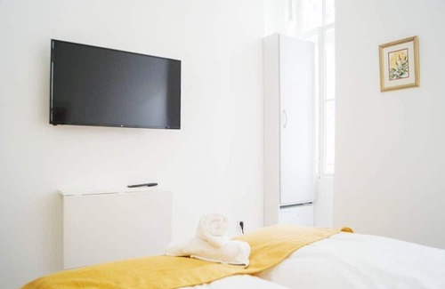 Mariahilf Hotel | Comfortable Hotel Room for 2