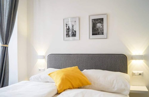 Mariahilf Hotel | Comfortable Hotel Room for 2