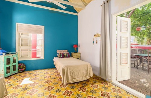Pietermaai District Hotel | Family Suite with 1 Kingsize Bed and 2 Single Beds at Villa Tokara