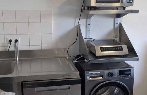 Altendorf Apartment | Modern small apartment in former student residence in Essen