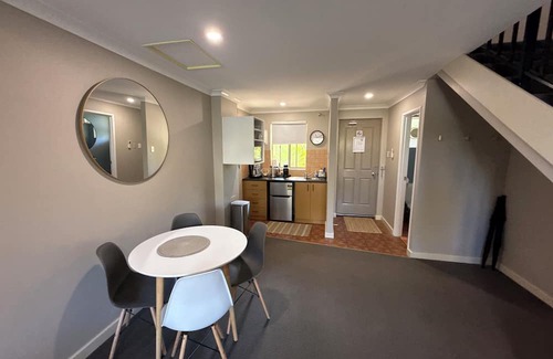 Pelican Point Apartment | Weerona - Your Private Resort Villa Poolside