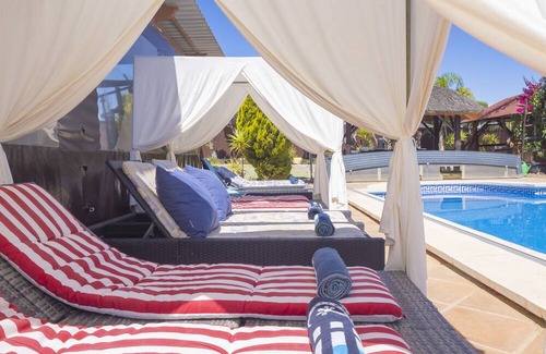 Alhaurin el Grande Villa | Cubo's Villa Las Palmeras Altas 14PAX/private pool/air conditioning/children's area/free wifi