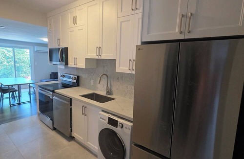 Orillia Apartment | TreeTop Two Bedroom Sophistication