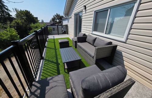 Orillia Apartment | TreeTop Two Bedroom Sophistication