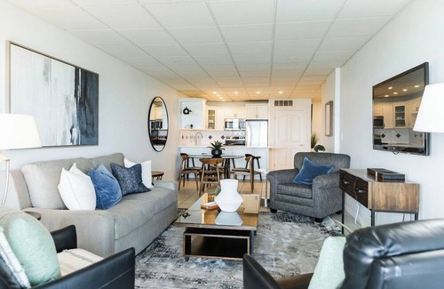 Central Okanagan Apartment | 109 - Cozy & Scenic Stay with Lake Views