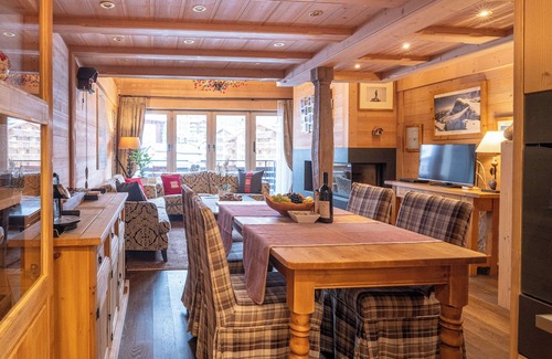 Zermatt Apartment | Matterhorn view Duplex by the river, 3-4 mins to ski lifts, 5 mins town centre