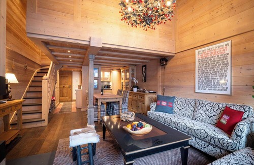 Zermatt Apartment | Matterhorn view Duplex by the river, 3-4 mins to ski lifts, 5 mins town centre