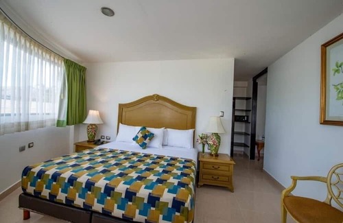 Centro Hotel | Mérida Getaway: Superior King Room with Outdoor Pool, WiFi & Relaxing Terrace