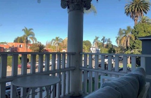 Golden Hill Apartment | Charming Upper-Level Stay | Balconies + DT Views