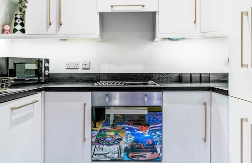 Cathedral Quarter Apartment | Pass the Keys | Cathedral Quarter | City Centre | Walk Everywhere