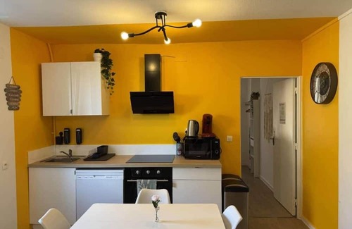 Homecourt Apartment | Mélissa - Bright, modern - Station - WiFi - Stream