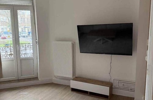 Homecourt Apartment | Le Cindy - Spacious - Bright - Wifi - Station