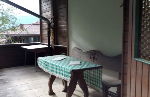 Oberndorf in Tirol House | Quaint holiday home with garden and views