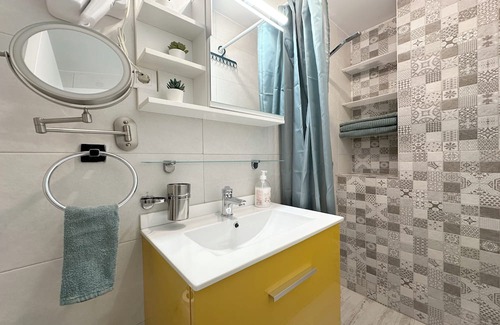 Cuatro Caminos Apartment | Peron Studio 8