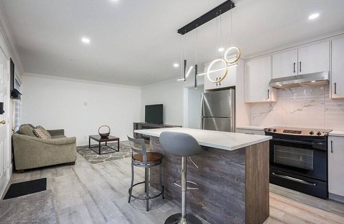 Surrey Newton Apartment | Lovely studio with AC in charming Surrey