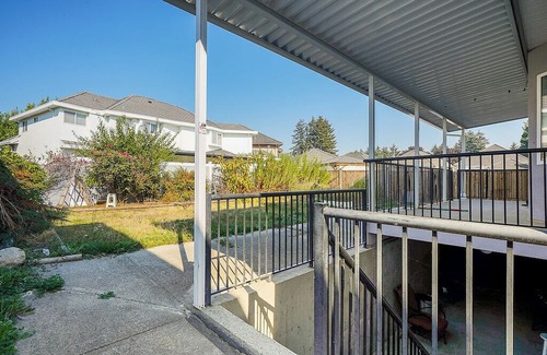 Surrey Newton Apartment | Lovely studio with AC in charming Surrey