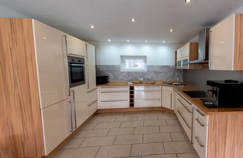 Plettenberg Apartment | Apartment 'Retreat' with Mountain View, Private Garden and Wi-Fi