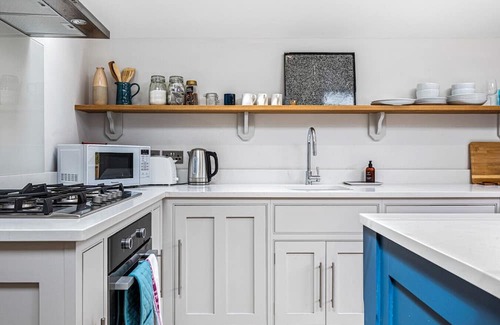 Henley House | Salt House with parking