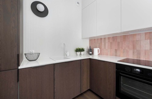 Wroclaw City Center Apartment | Czysta 4 Wrocław | Pink Apartment in the City Center with Terrace and Air Condit