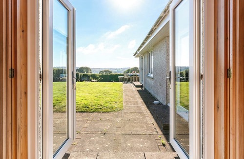 Mylor Bridge Cottage | Peaceful country escape with garden & views