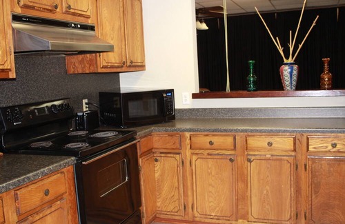 Shreveport Apartment | Large Hidden Downtown Studio Apt. 35 Day Minimum