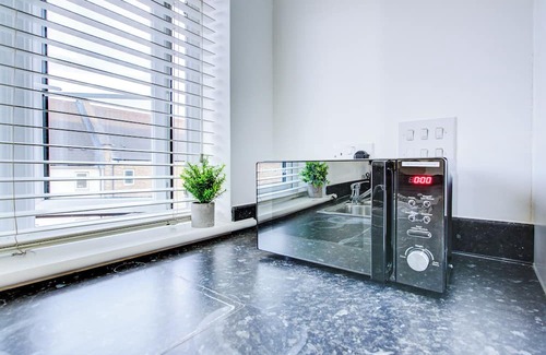 Loughton Apartment | Charming 2-Bed Apartment in Loughton London area