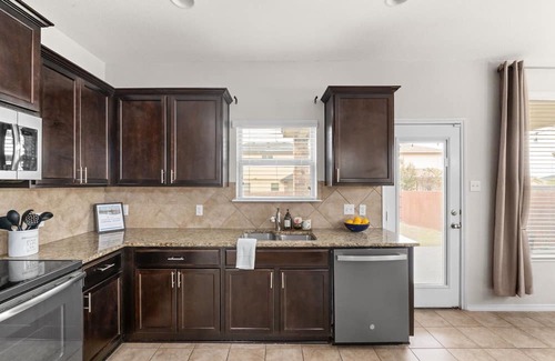 Temple House | Ambrose Retreat~Central Texas