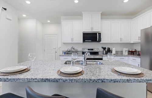 Chino House | Alamo Bliss/4BR 6Beds/Your Home Away From Home/2 Tvs