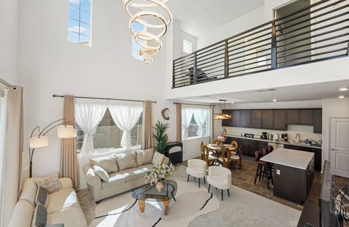 Chino House | Spacious 5-bedroom house with fitness room and AC in nice Chino