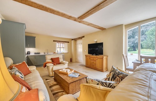 Dorchester Cottage | Coach House - sleeps 4 guests in 2 bedrooms