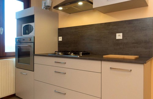 Sonnay Cottage | Cottage 'Gîte Télégraphe, Sonnay' with Mountain View, Shared Pool and Wi-Fi