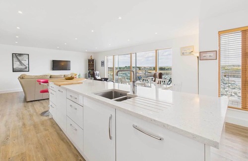 Amble Apartment | Host & Stay | Becalmed