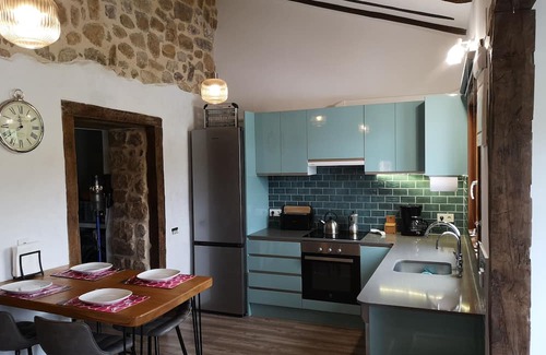 Lloreda Apartment | Rustic, spacious apartment in the Valles Pasiegos, with sheep and hens