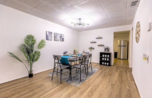 West San Antonio House | 14 Guests Alamo River Walk Zoo SeaWorld SAT