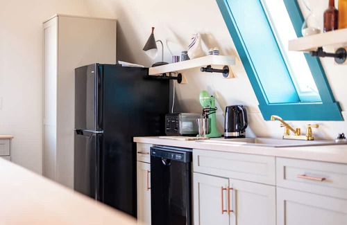 Port Maitland House | Newly Renovated Beach Barn 5 minute walk for wonderful Port Maitland beach