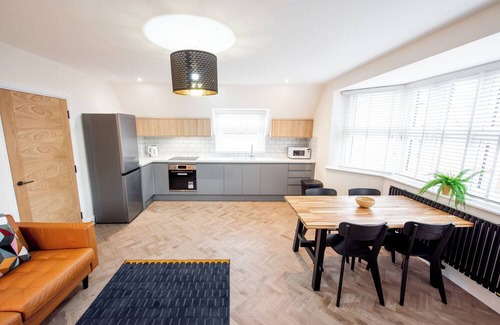 Harwich Apartment | Two Bed Apartment in Harwich, Close to Shops, Private Parking, Fast WiFi