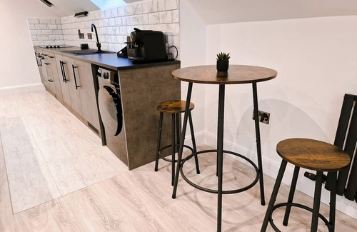 Cookstown Apartment | Lorraine's Loft - Hot Tub Get Away. Stunning countryside Views!