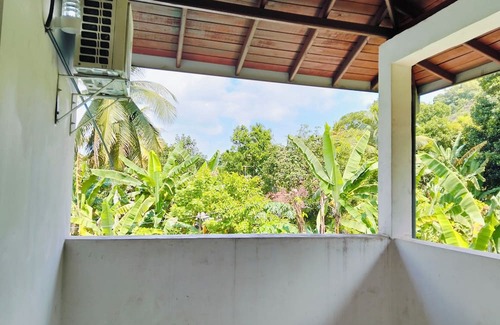 Padukka Villa | Escape to Villa Idda, a peaceful haven near Padukka, Meepe, in Sri Lanka.