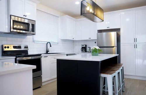 Pembroke House | Villa del Nique - Modern and serene 4-bedroom house in Pembroke