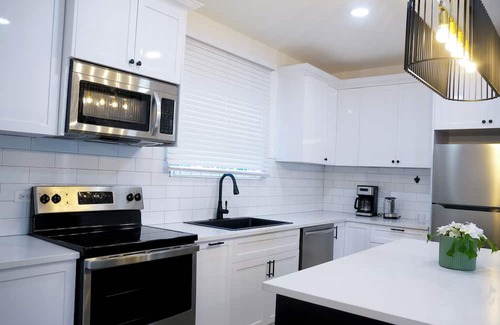 Pembroke House | Villa del Nique - Modern and serene 4-bedroom house in Pembroke