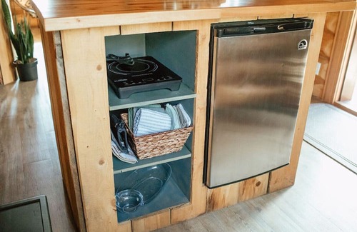 Rock Lake Cabin | Off-Grid Wilderness Cabin 4 with Mountain Views, Sauna, Canoes & Fishing