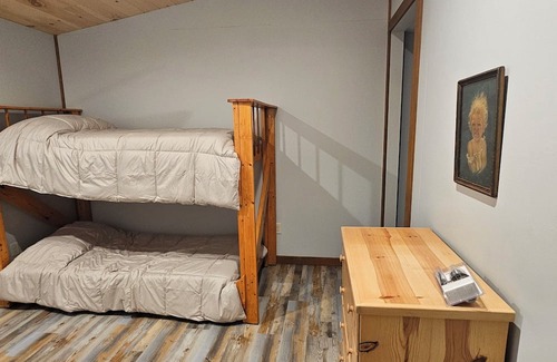 Wautoma House | 3-bed 2 Bath WiFi, AC.lake front 2 min to Nordic Mtn ,dock ,kayaks .