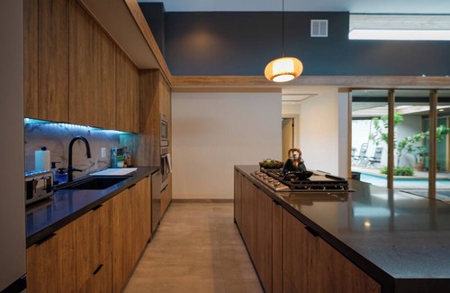 Edinburg House | The Ultimate Retreat Home