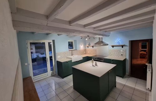 Saint-Quentin-sur-le-Homme Cottage | Au Mont De La Quintine #Pool and Jacuzzi