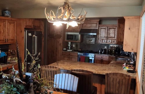 Park City Cabin | Mountain Paradise with the Luxuries of Home!