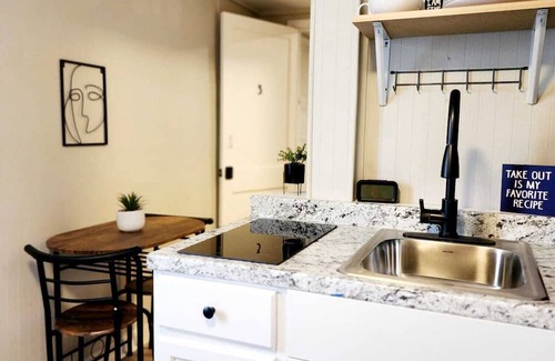 Ashland Apartment | Cozy compact Studio in Ashland, PA, High-speed Wi-Fi , AC & Complimentary coffee