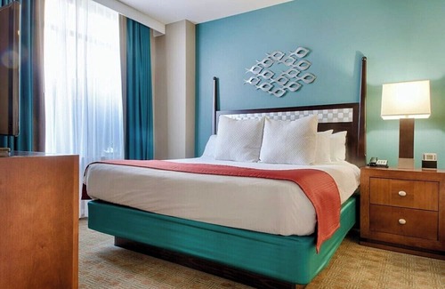 Old Town West Resort | Oxon Hill Getaway: 2 Bed/2 Bath Apt 34 chars